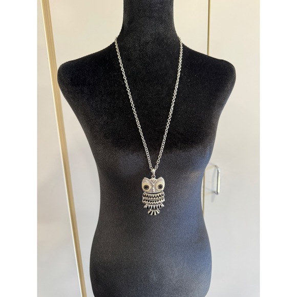 Jewelry - Silver Tone Articulated Owl Pendant Long Chain Necklace Black Cream Enamel